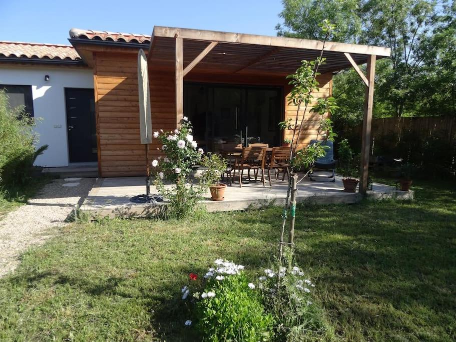 Beau 2 Pieces Avec Jardin Dans Villa A Mougins. Luaran gambar