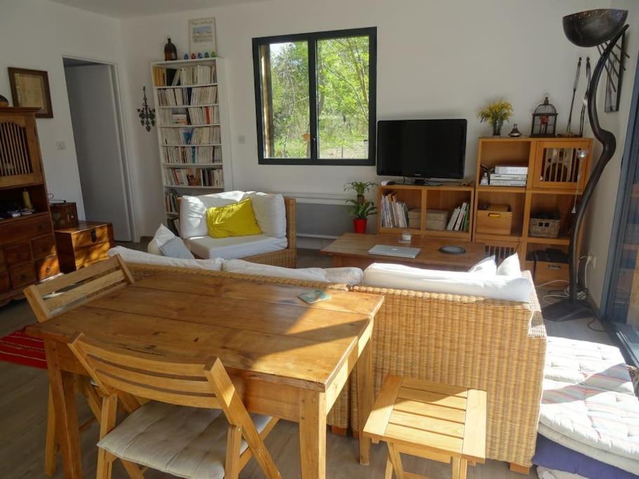Beau 2 Pieces Avec Jardin Dans Villa A Mougins. Luaran gambar